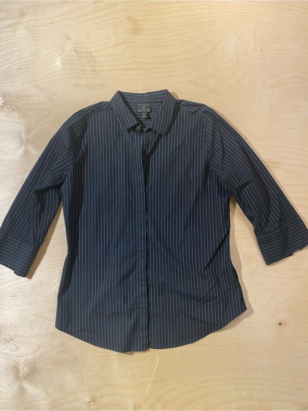 Worthington Black Pinstripe Button-Up Shirt Medium (SG)